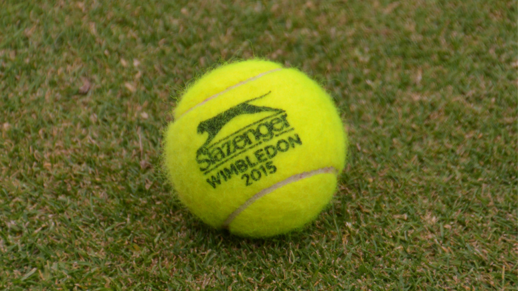 What are the best tennis balls for each surface? - Epirus London